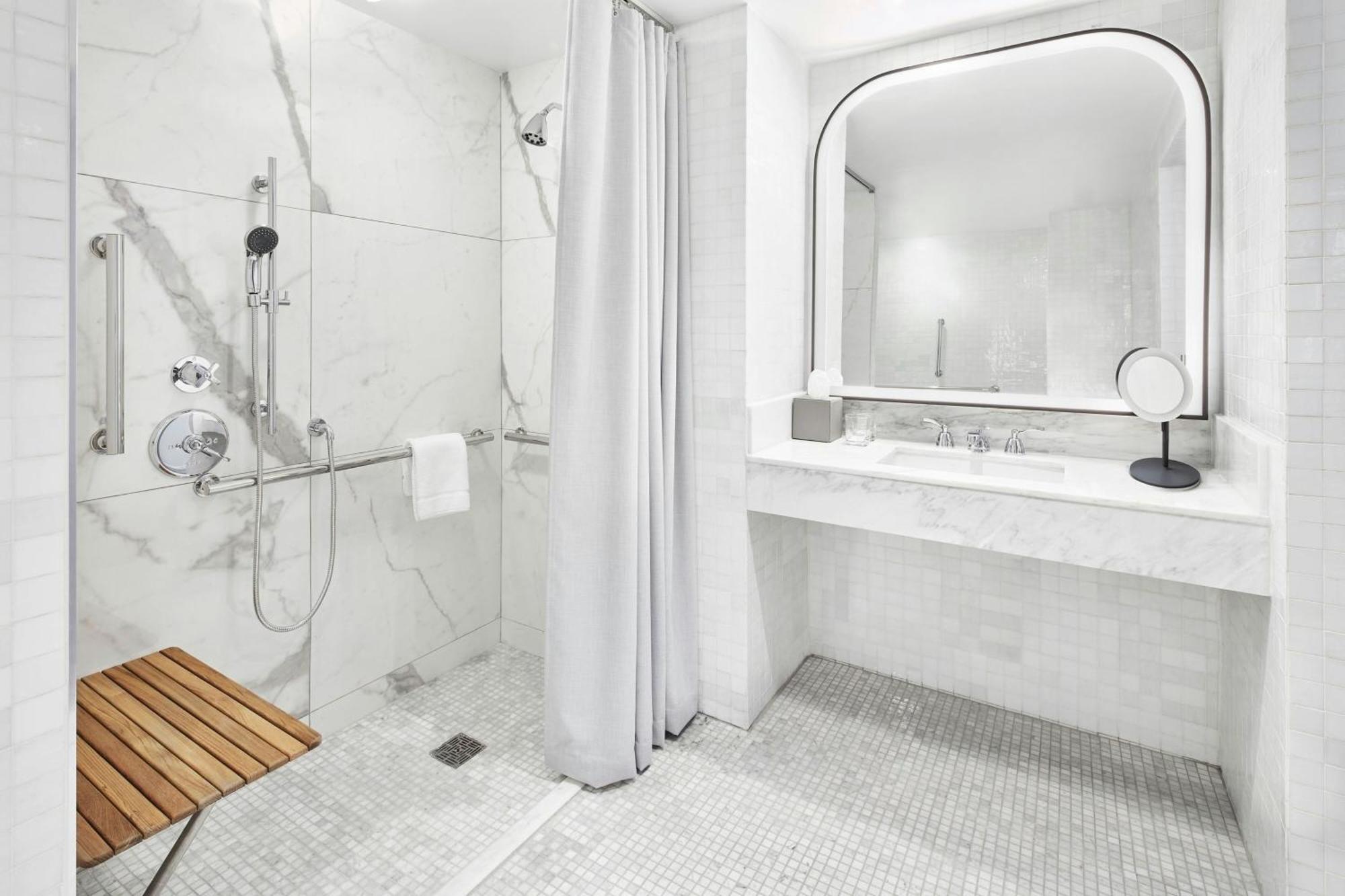 One-Bedroom King Suite