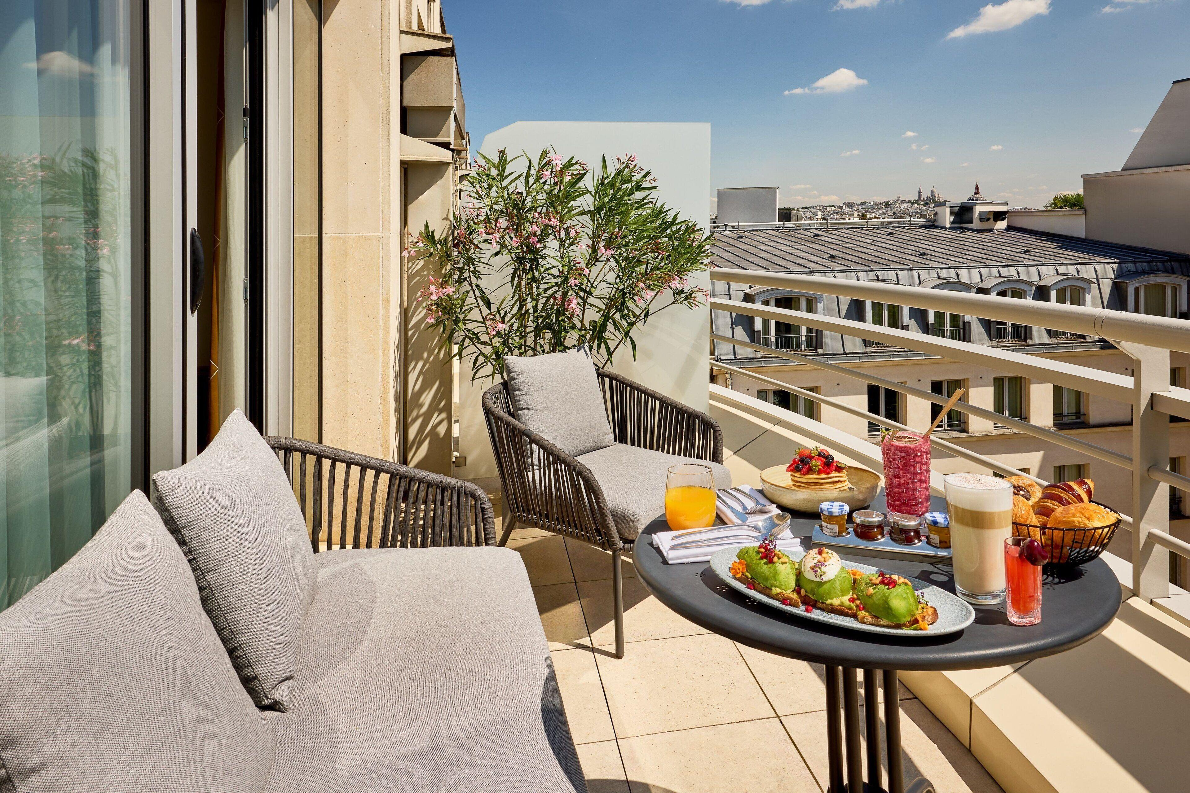 Queen Room Terrace City View