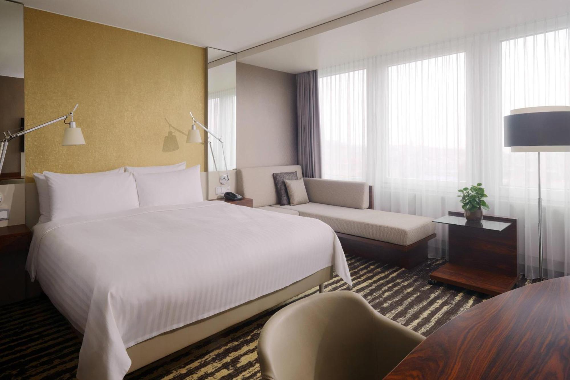 Club King Room City View M Club Lounge access,1708101575:JPEG