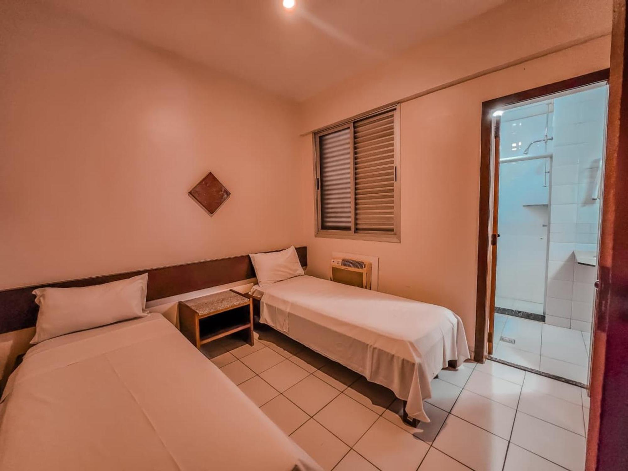 Twin Room,1756440466:JPEG