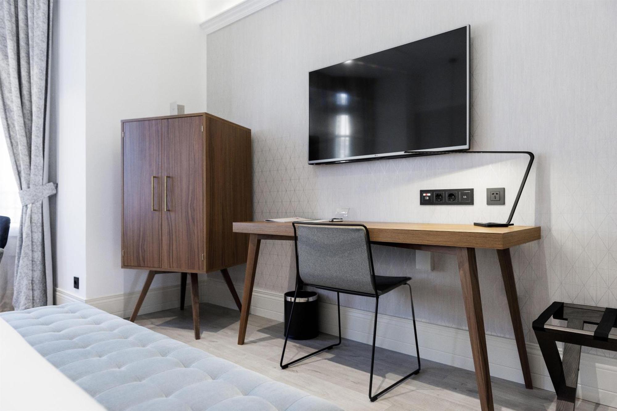 Superior King Room