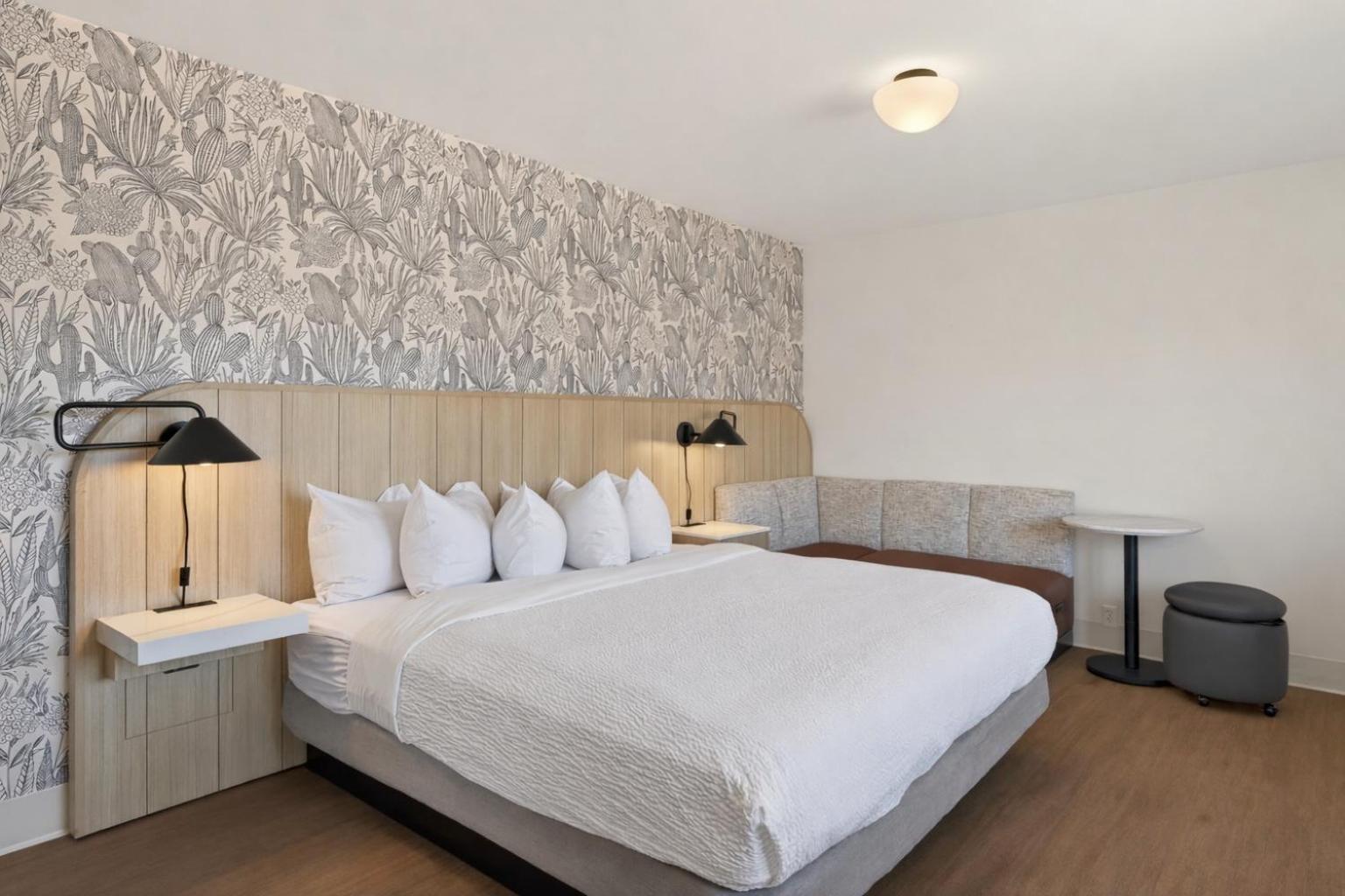 Superior King Room,1758297926:JPEG