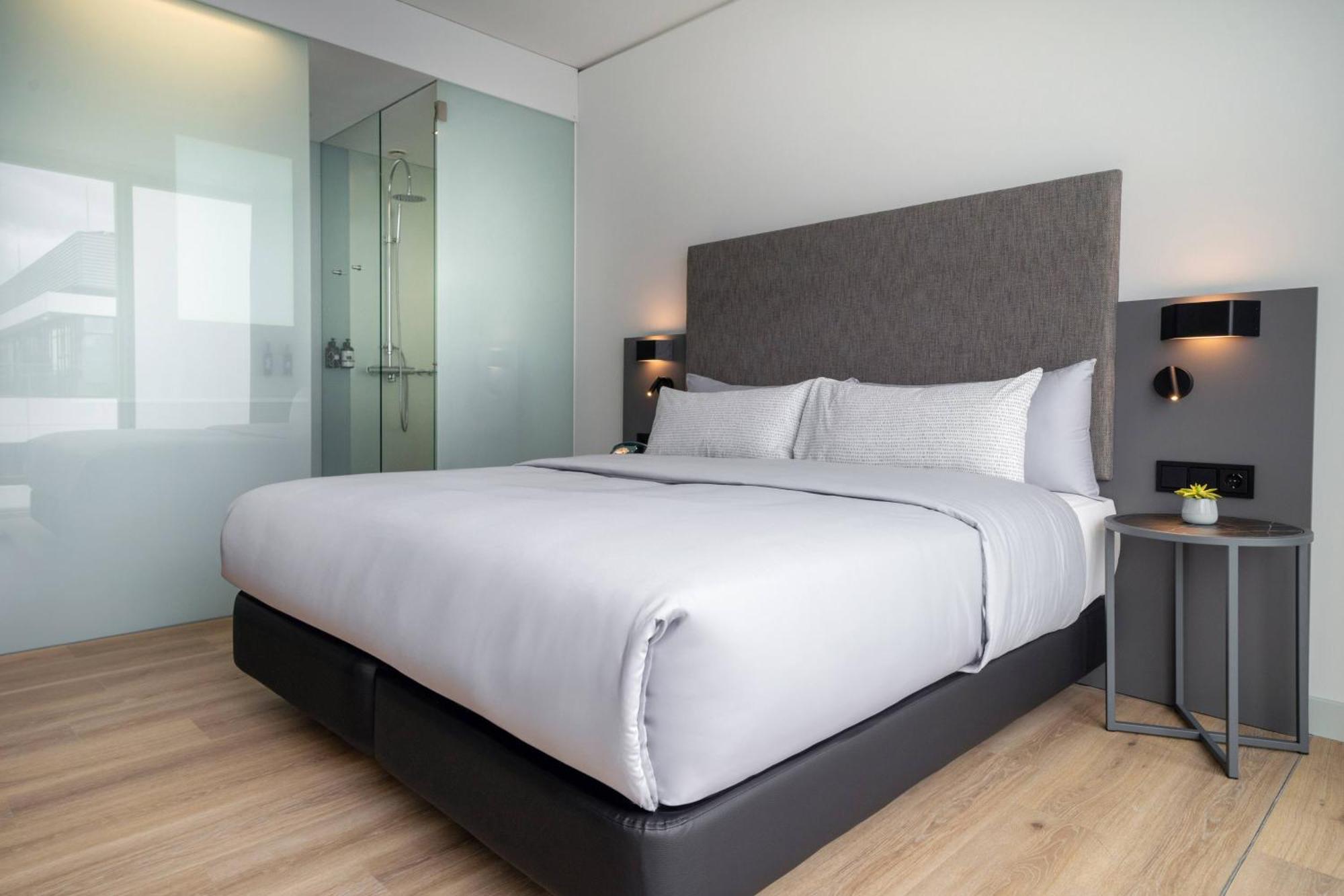 Innside Guestroom,1758517854:JPEG