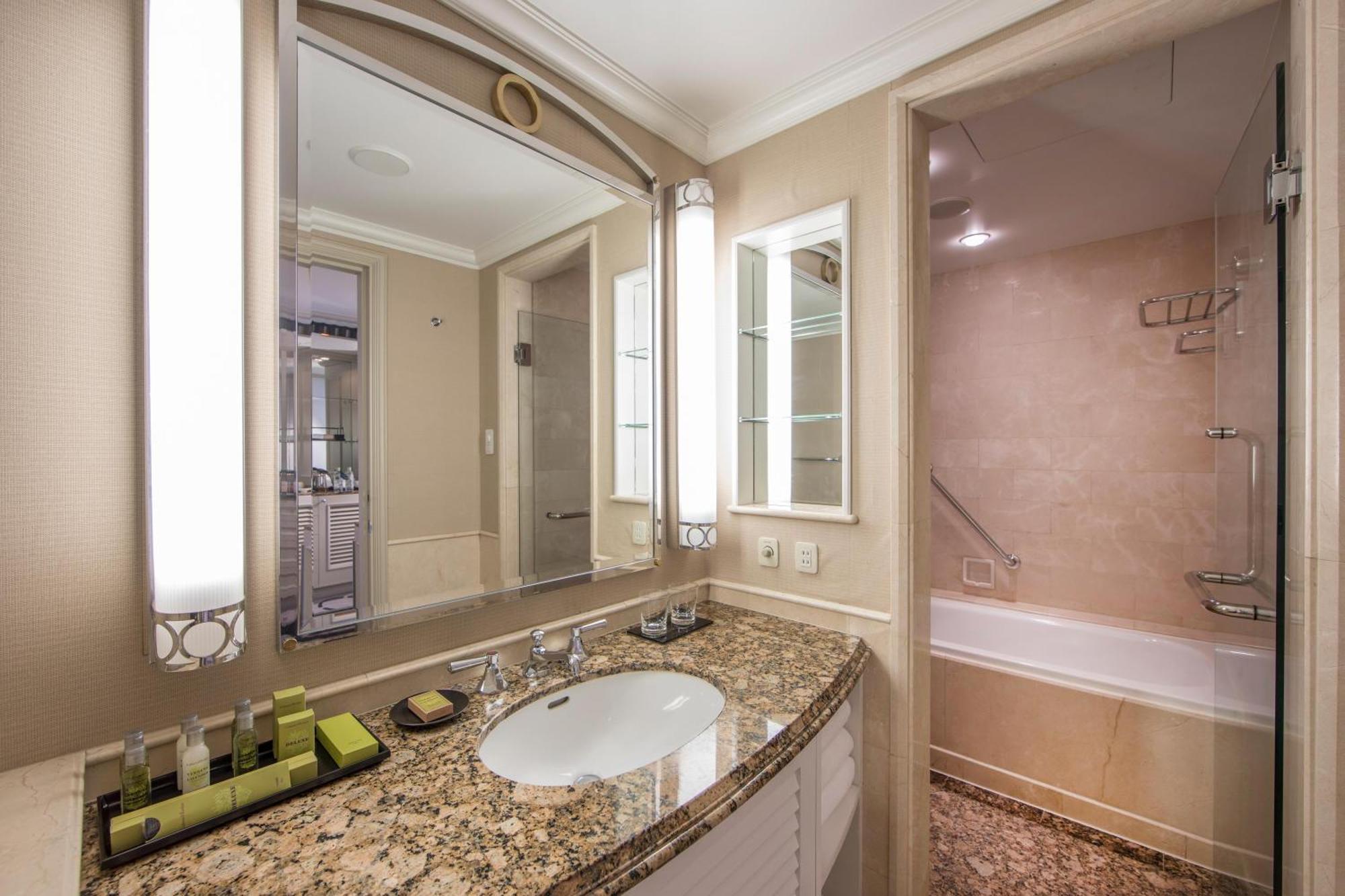 Quarto Superior Deluxe com 2 Camas de Solteiro