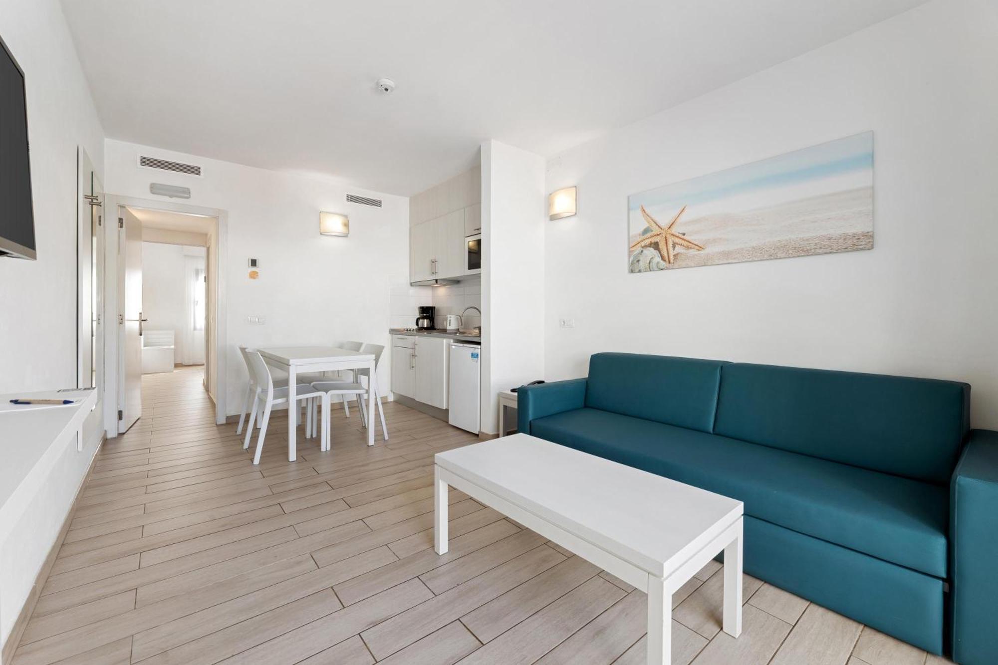 Superior One-Bedroom Apartment