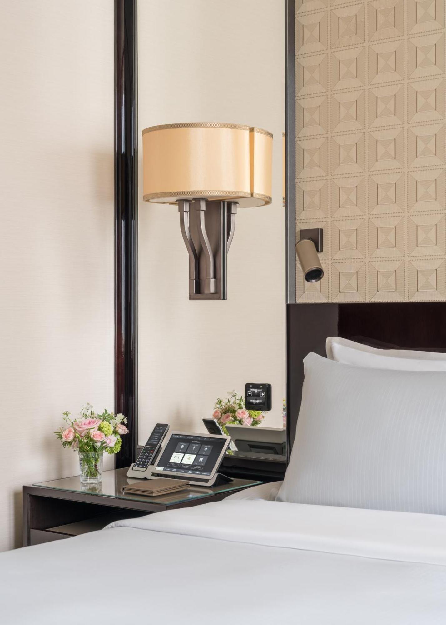 Grand Deluxe King Room