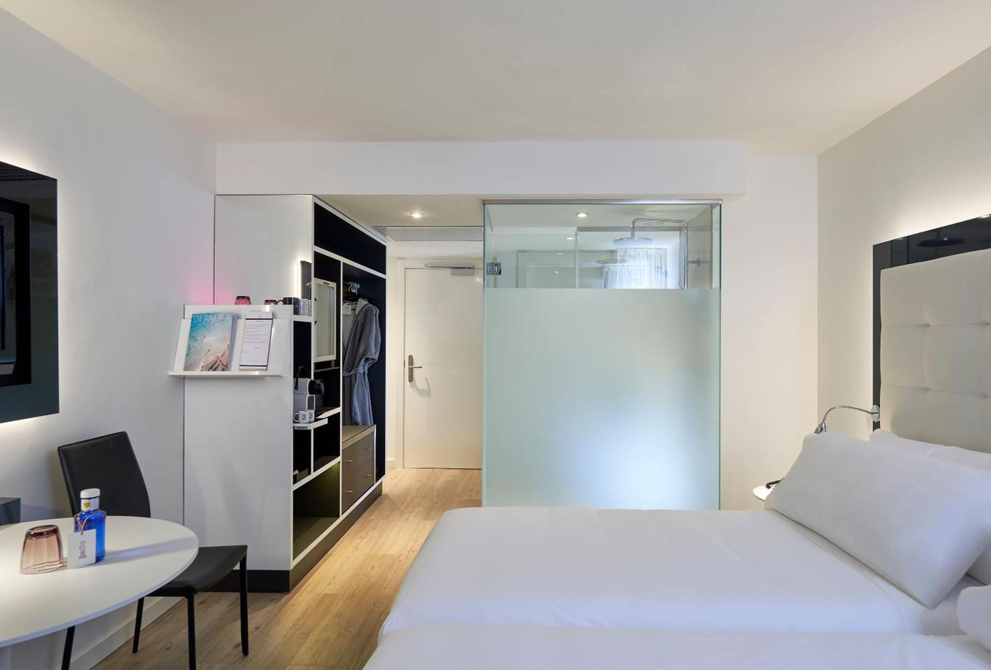 The Innside Premium Room Pool View Balcony