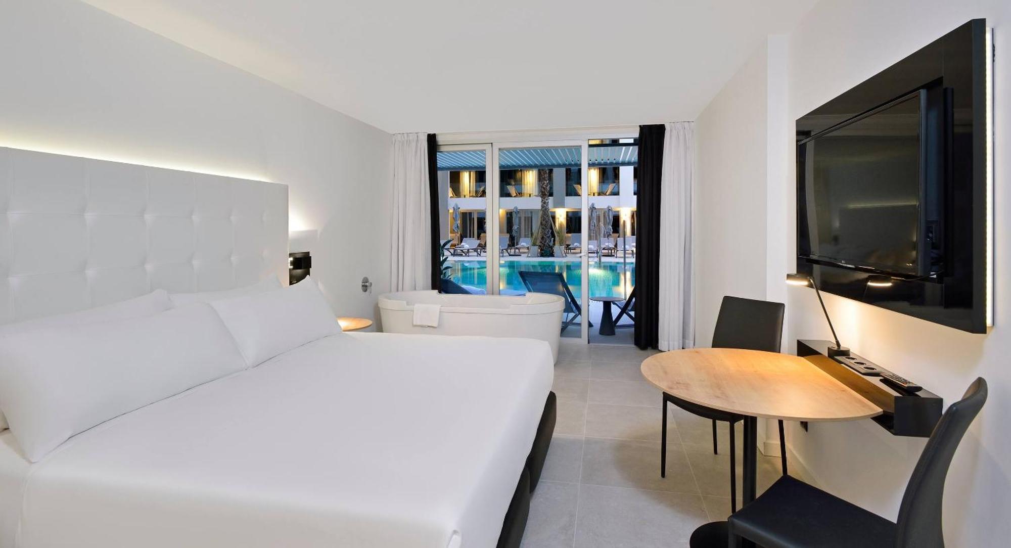 The Innside Premium Room Swim Up