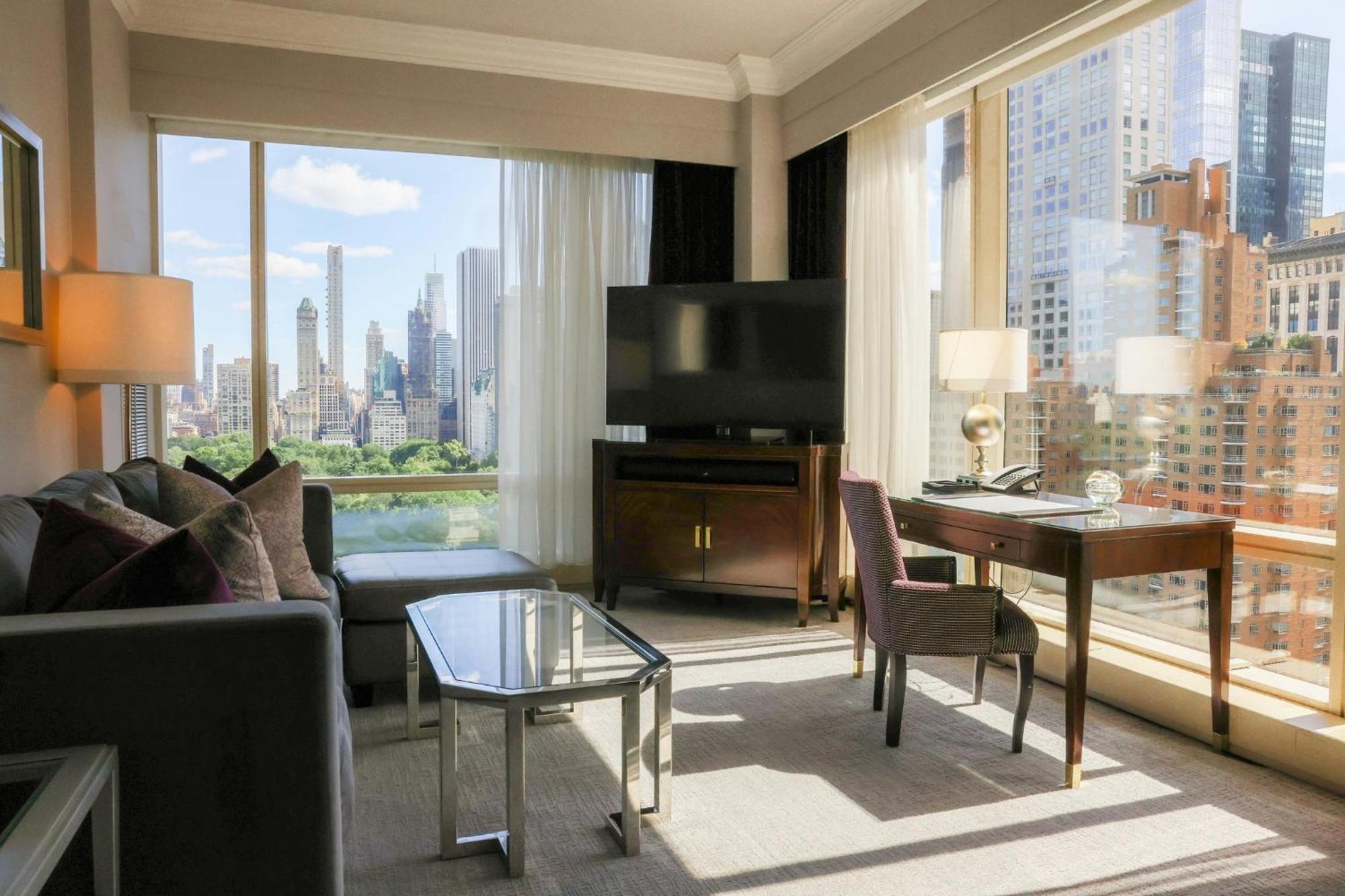 Executive One-Bedroom Suite City View