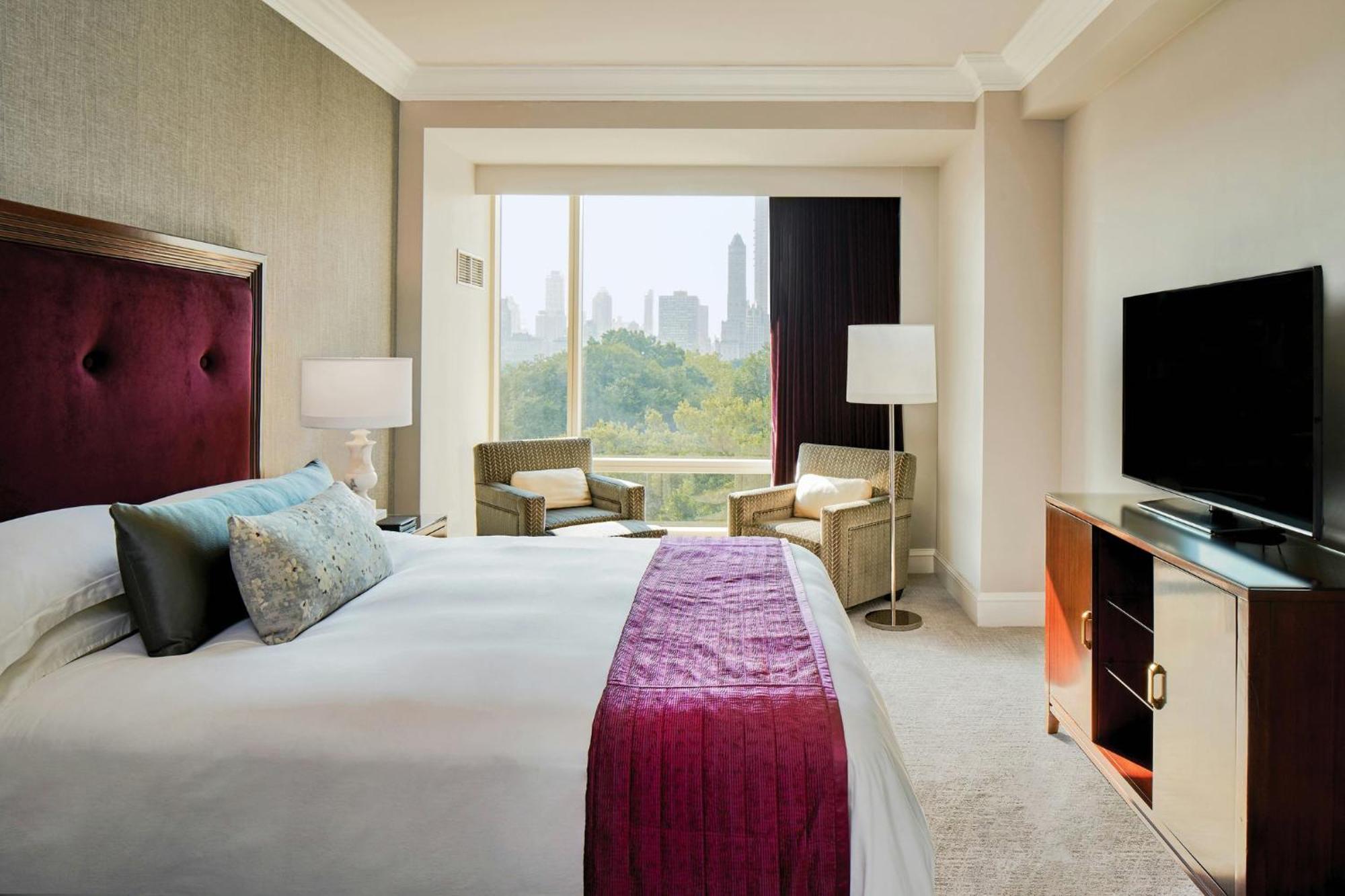 Executive One-Bedroom Suite City View