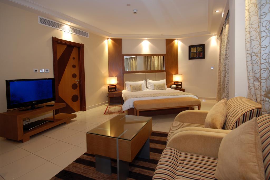 Deluxe Family Suite