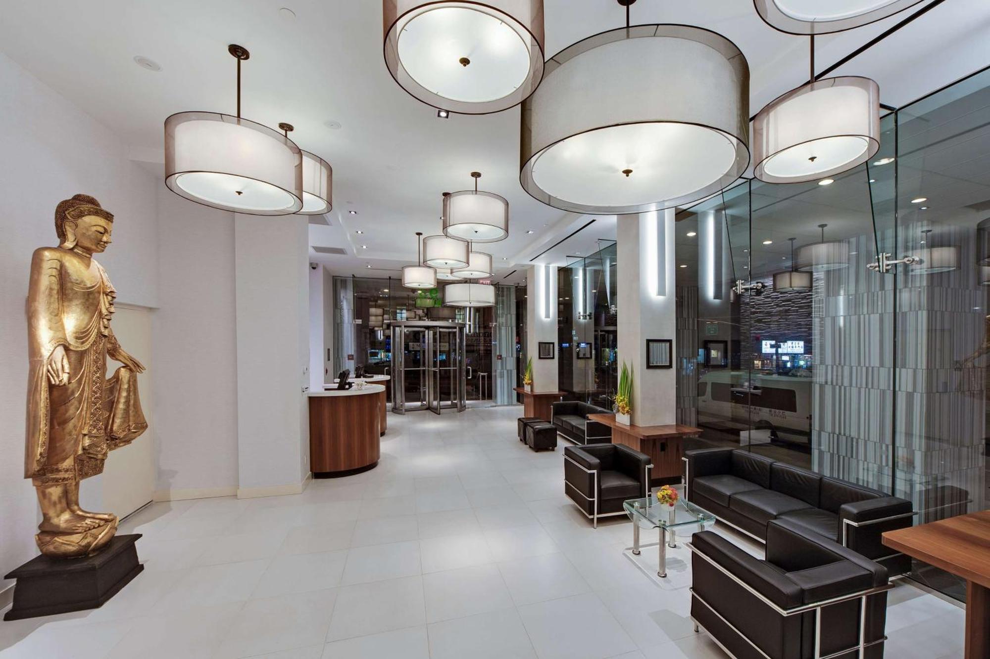 Executive Queen Room, High Floor,682713684:JPEG