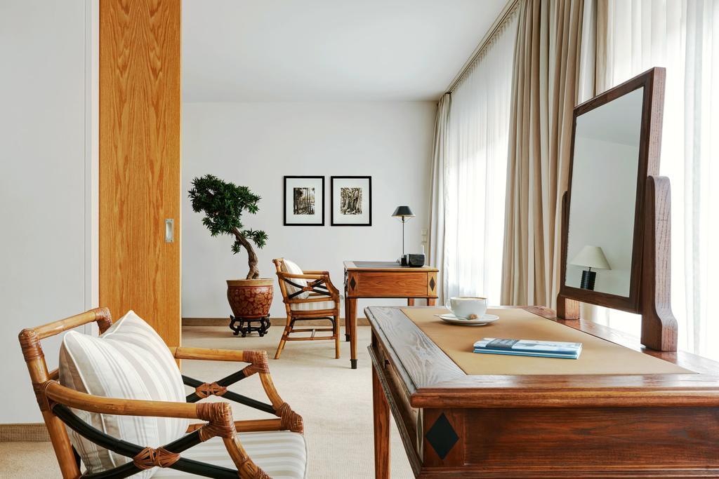 Superior Suite,672671061:JPEG