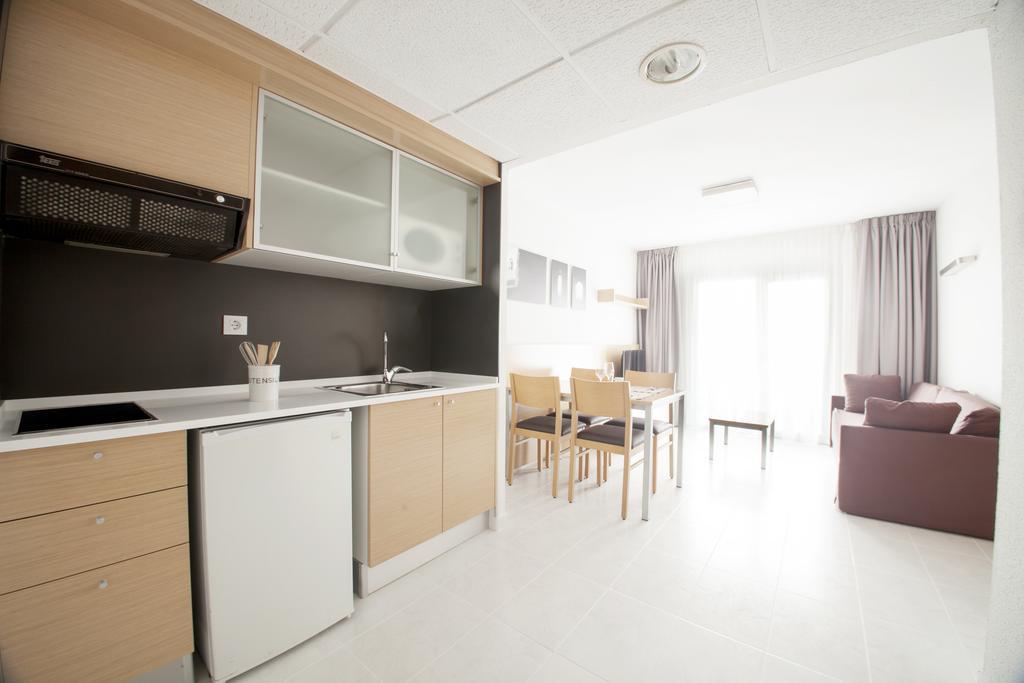 One-Bedroom Apartment Sea View