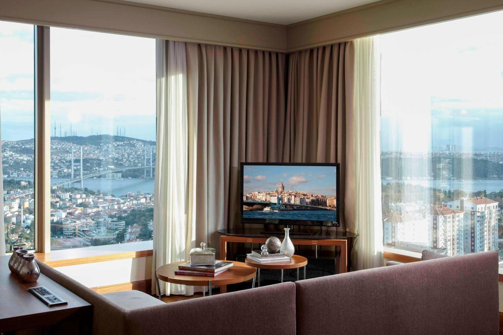 Hoeksuite met Uitzicht op de Bosporus en Toegang tot de Lounge
