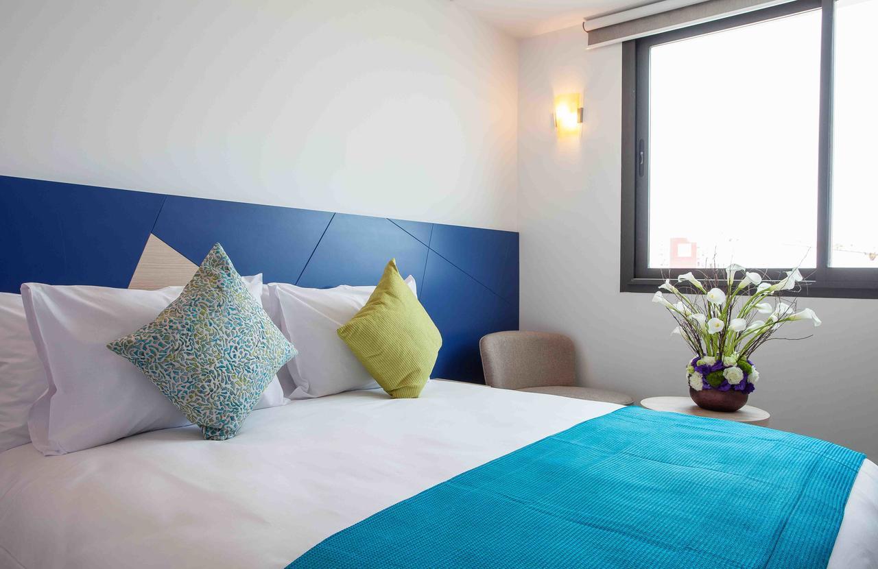 Double Room,725399818:JPEG