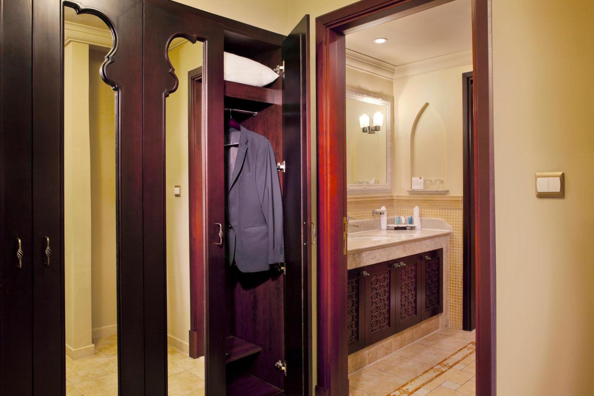 City View One Bedroom Suite