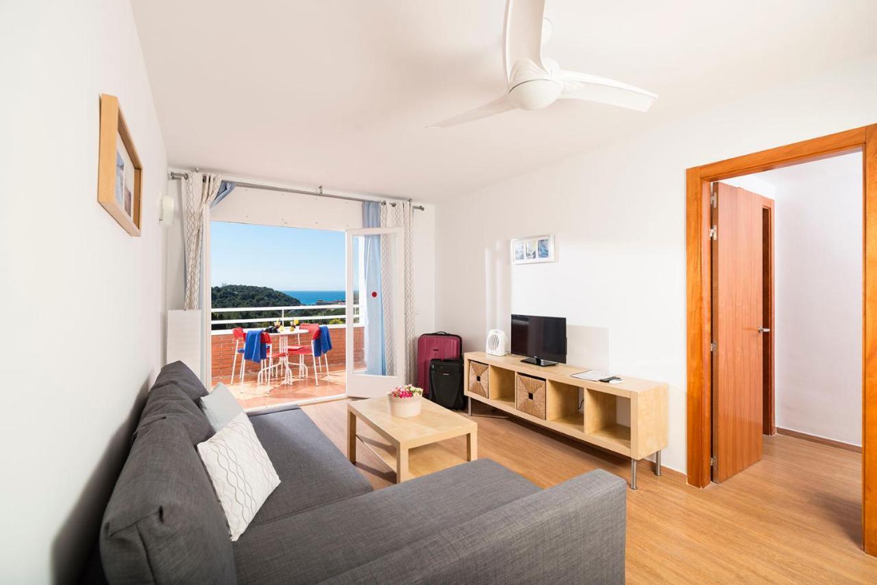 One-Bedroom Apartment with Sea View (2 - 4 Adults)