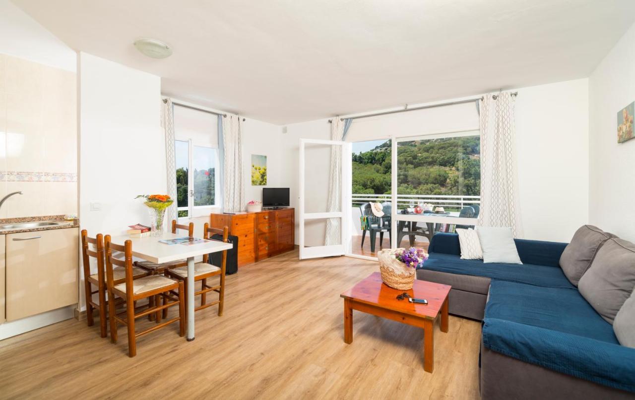 One-Bedroom Apartment with Mountain View (2-4 Adults)