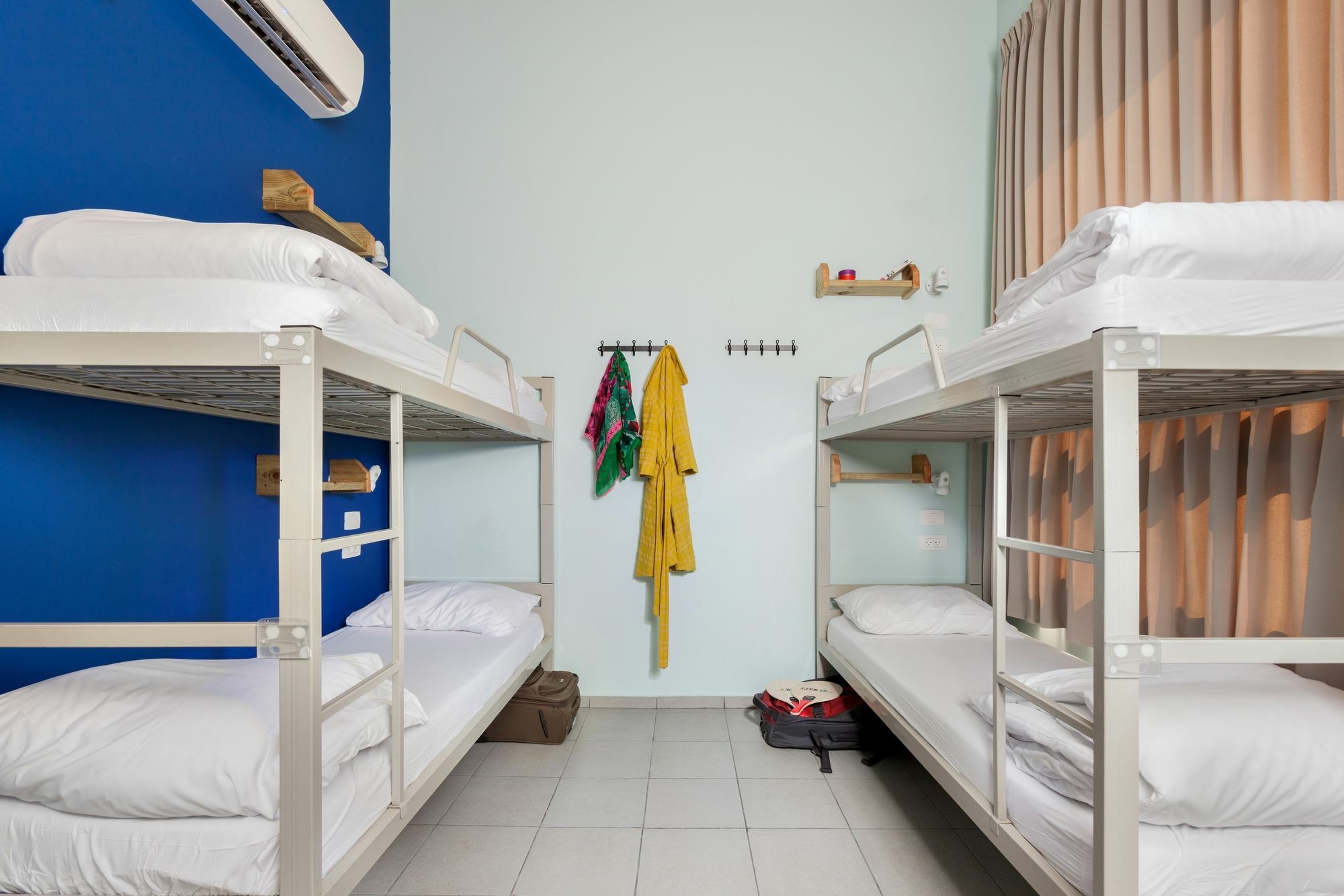 Bed 4-Bed Mixed Dormitory Room