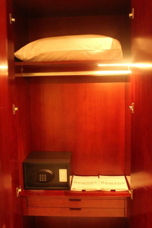 Presidential Suite (Non Smoking)
