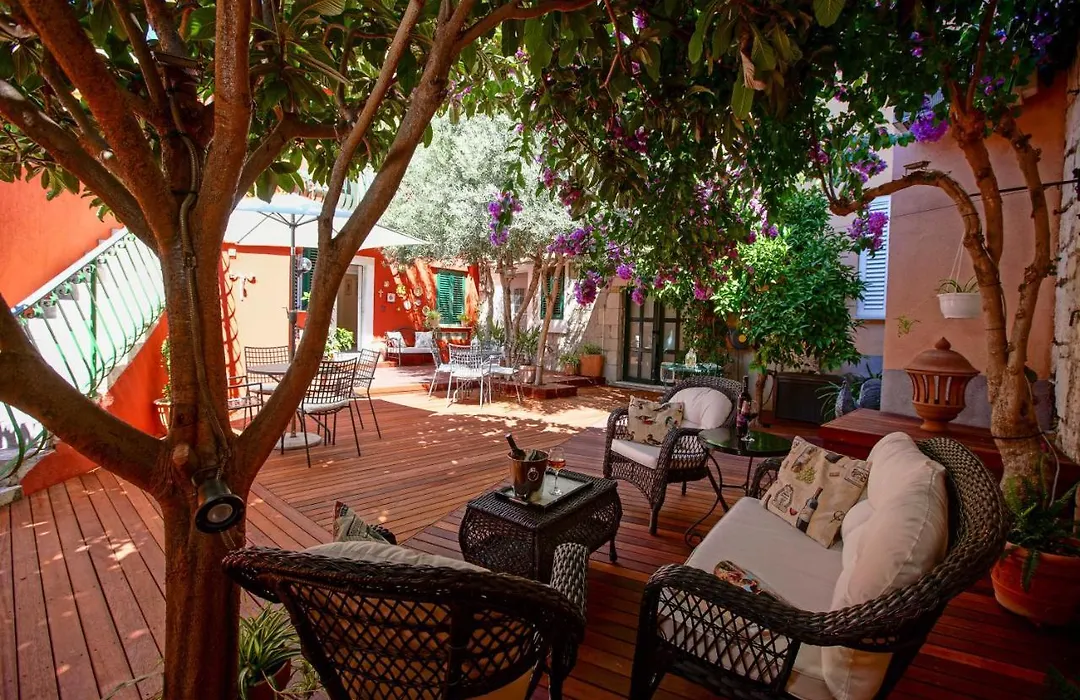 Boutique Guest Accommodation Zephyrus-1