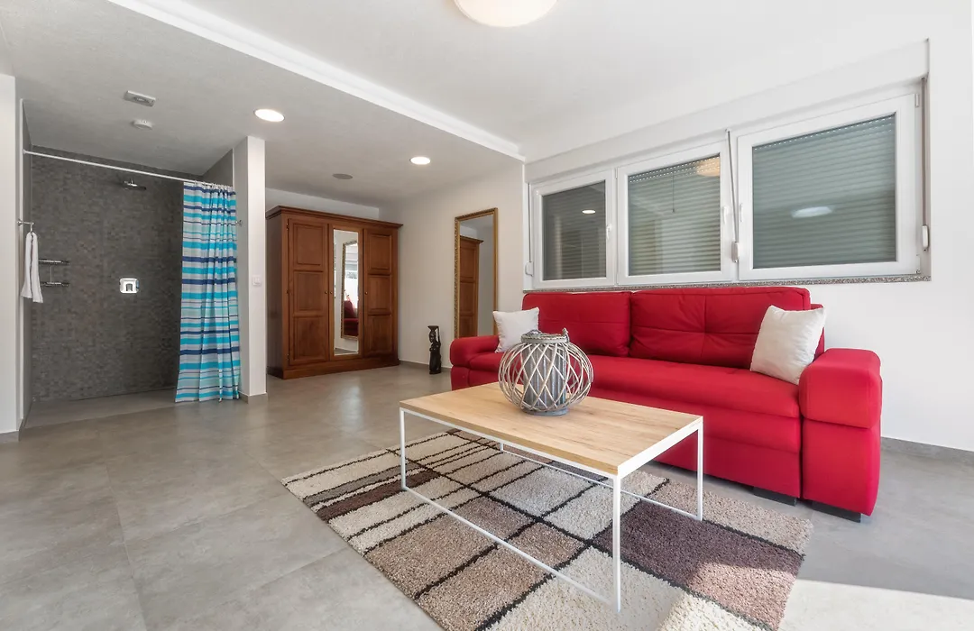 Aparthotel Plat-1