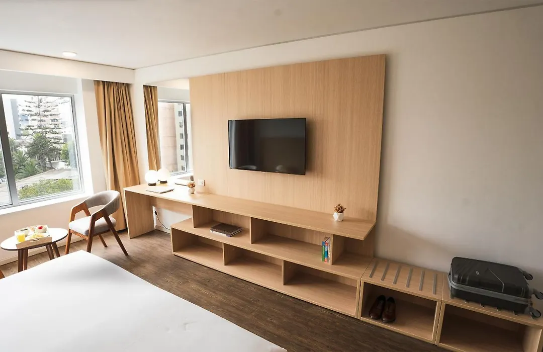 Dazzler By Wyndham Lima Miraflores-1