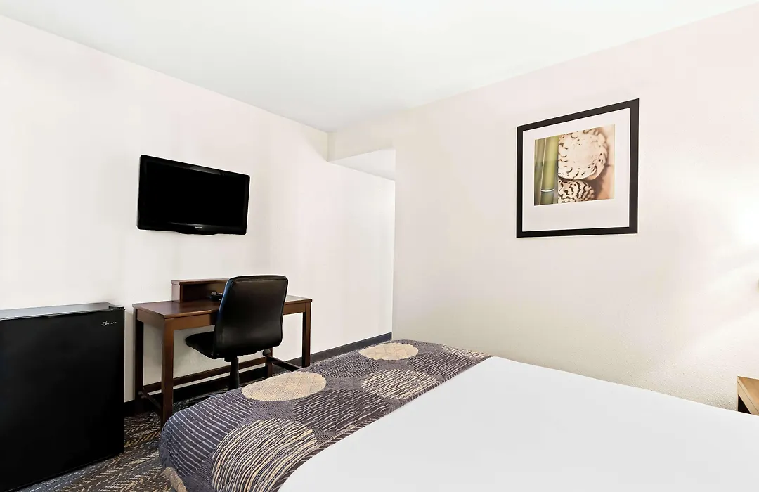 Best Western Yacht Harbor Hotel-1