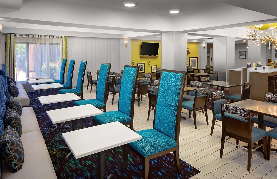 Hampton Inn & Suites Nashville-Airport-1