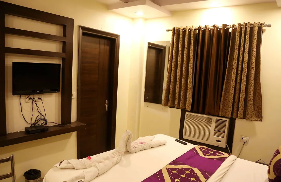 Hotel Shivam International-1