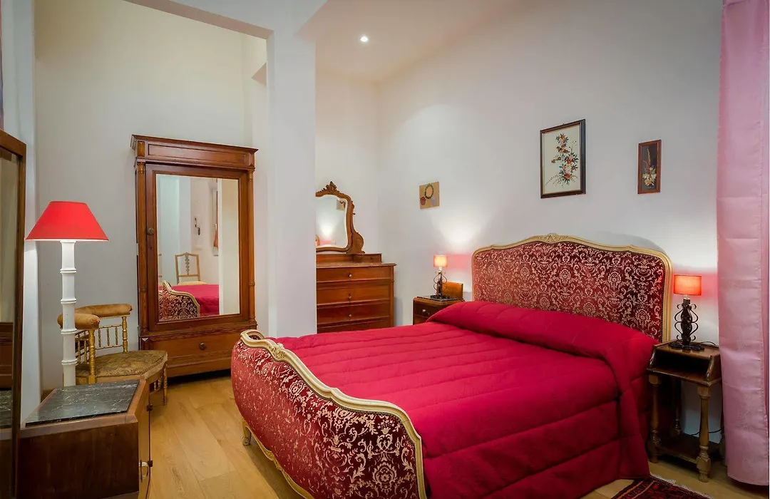 Florence Vintage Apartments-1
