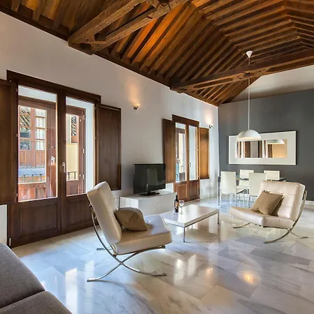 tuGuest Elvira Suites-2