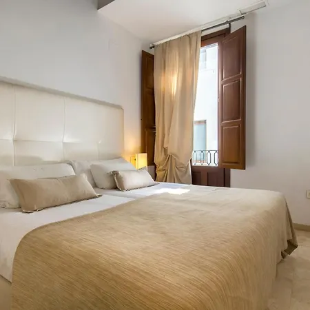 tuGuest Elvira Suites-3