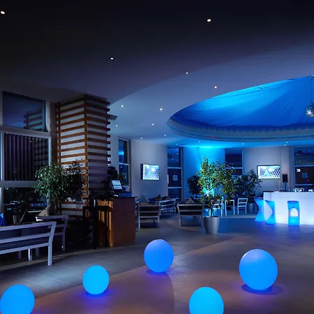 Grand Millennium Al Wahda Hotel&Executive Apartments Abu Dhabi-3
