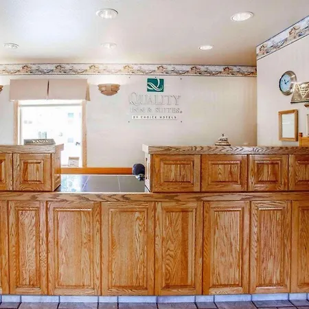 Quality Inn & Suites Bremerton Near Naval Shipyard-2