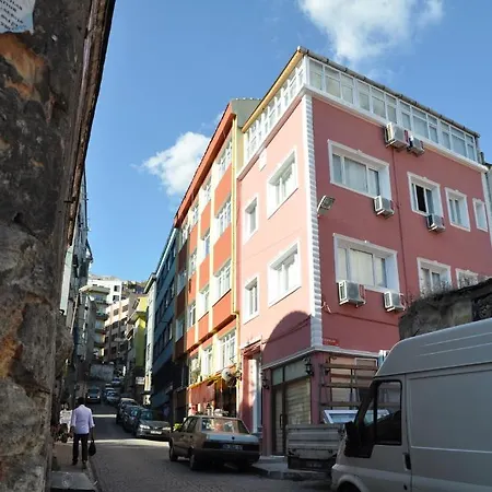 Huxley Hotel And Aparts Old City-3