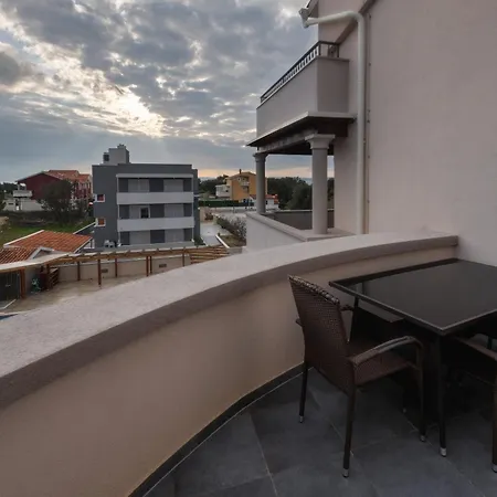 Aparthotel Plat-3