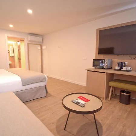 Hl Miraflor Suites Hotel-2