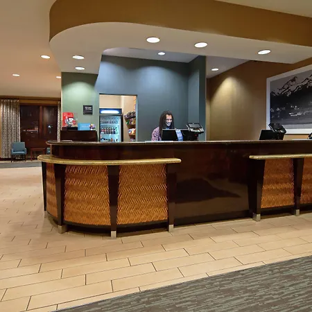 Hampton Inn & Suites Bremerton-2