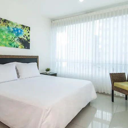 Travelers Orange Cartagena-2