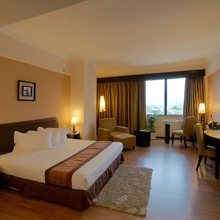 Crystal Crown Hotel Johor Bahru-3