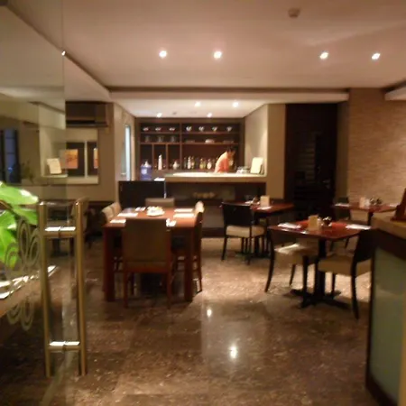Amorsolo Mansion Hotel-3