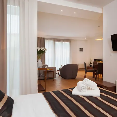 Residence By Vestibul Palace-2