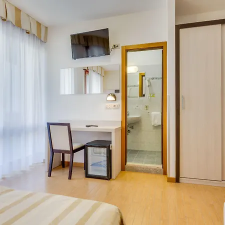Hotel Ambassador-2