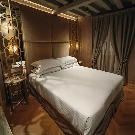 Hotel Antiche Figure-2