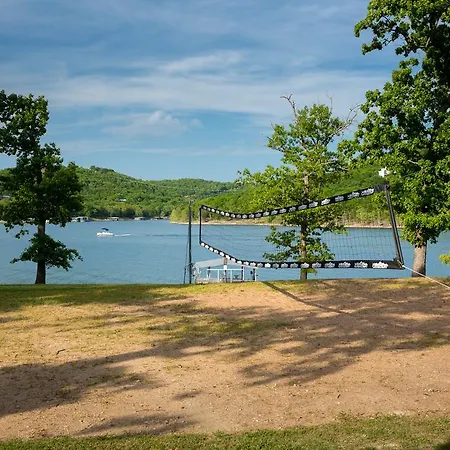 Branson Yacht Club-3