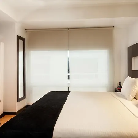 Hotel Continental Bluedoors-3
