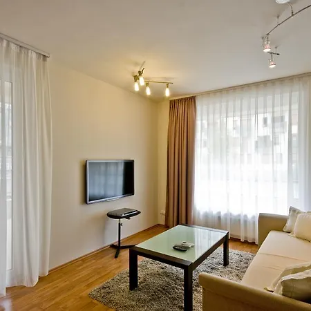 Corvin Lux Aparthotel-2