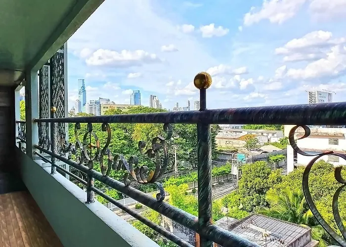 The Montana Lodge-Sathorn